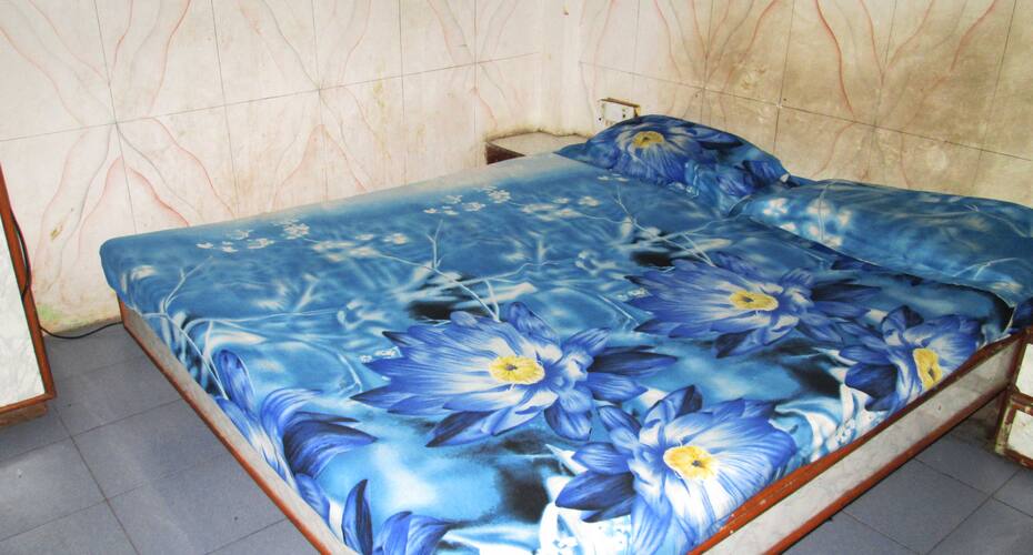 Hotel Honey Palace, Indore 3